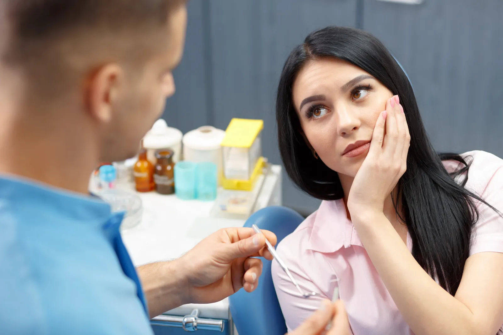 Tooth Pain When Biting? Downey Dentist Explains Cracks, Infections & High Fillings